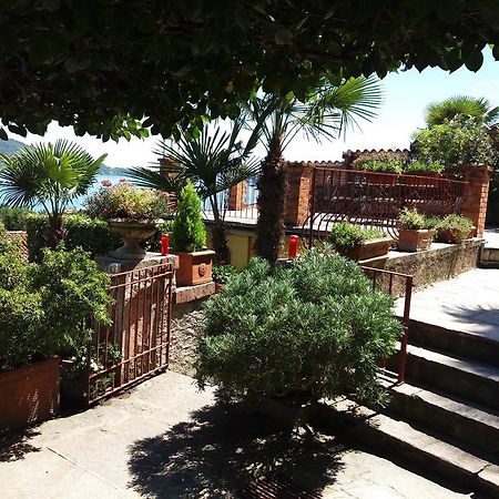 Garden Apartment Lesa Exterior photo
