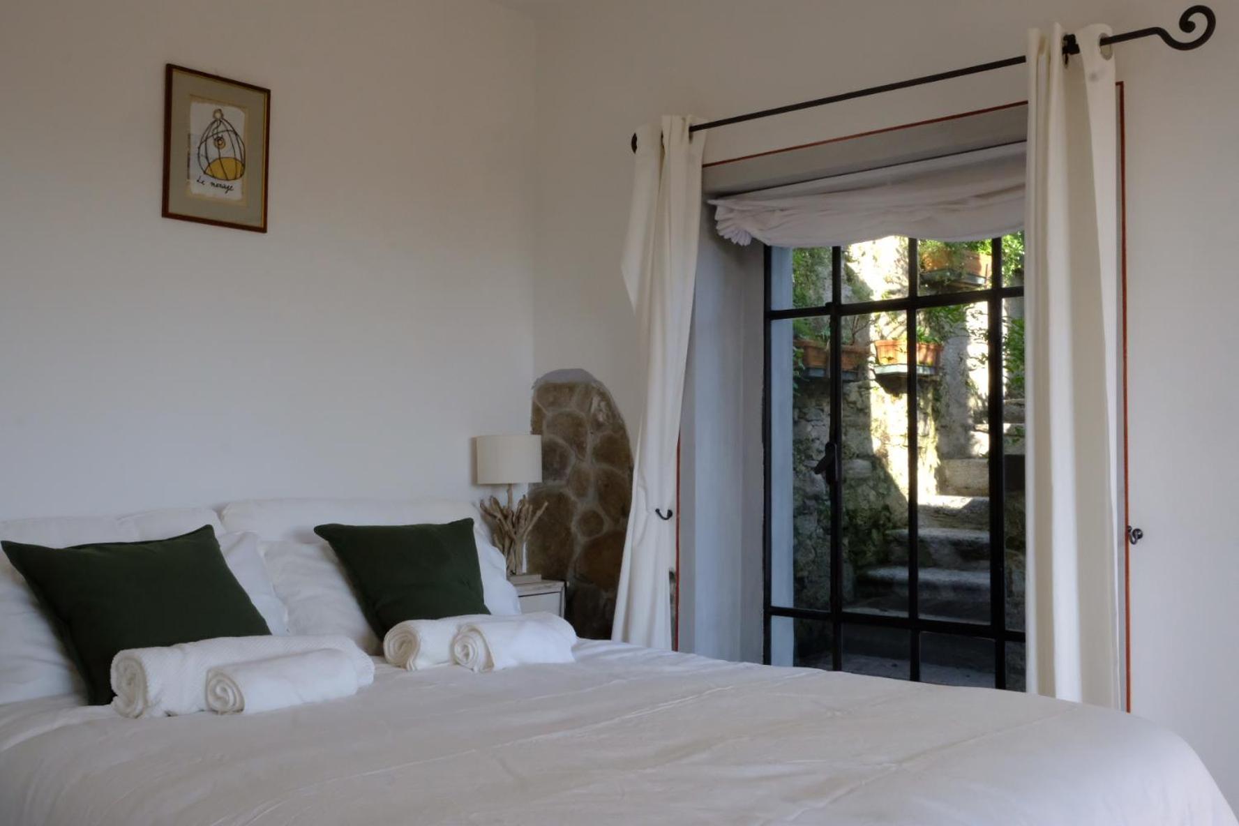 Garden Apartment Lesa Exterior photo